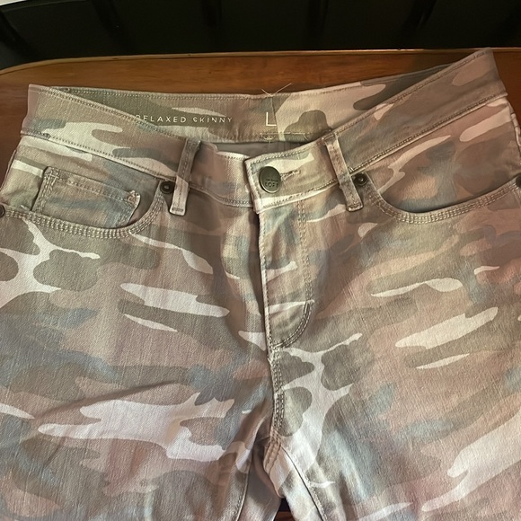 Loft Camo Jeans - Picture 4 of 5